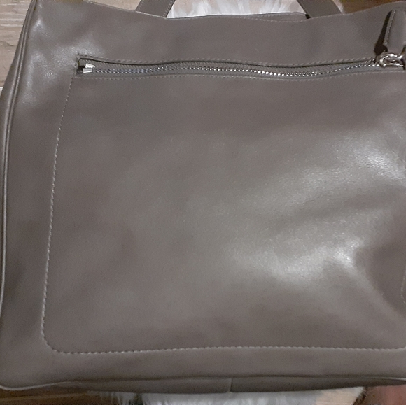 Coach - Picture 5 of 7